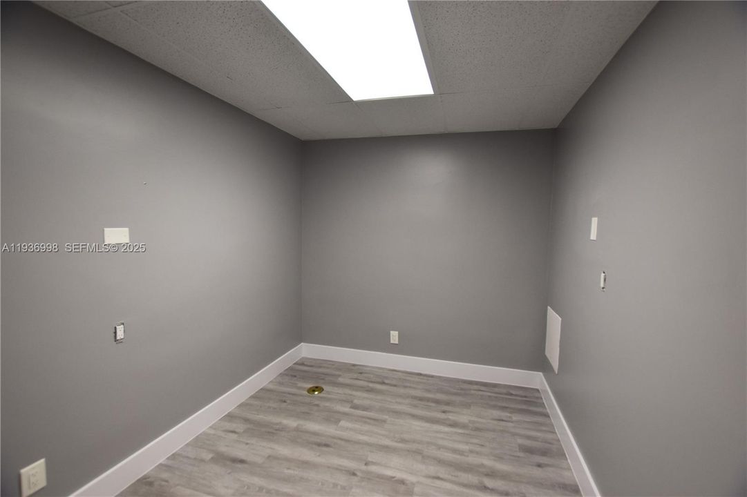 В аренду: $32 (0 спален, 0 ванн, 0 Квадратных фут)