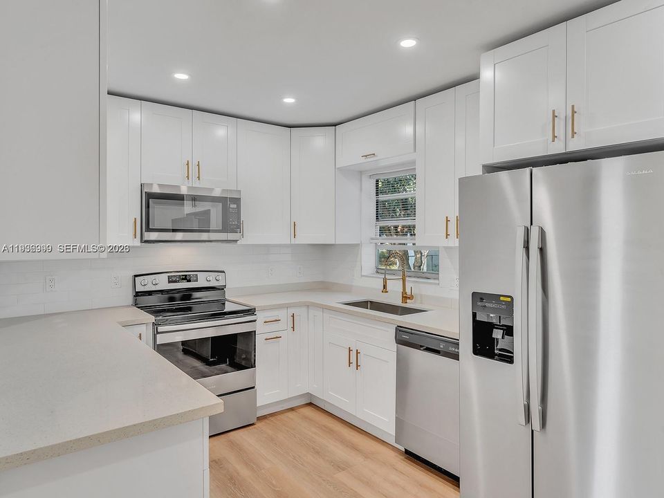 En Venta: $459,000 (4 camas, 2 baños, 1448 Pies cuadrados)