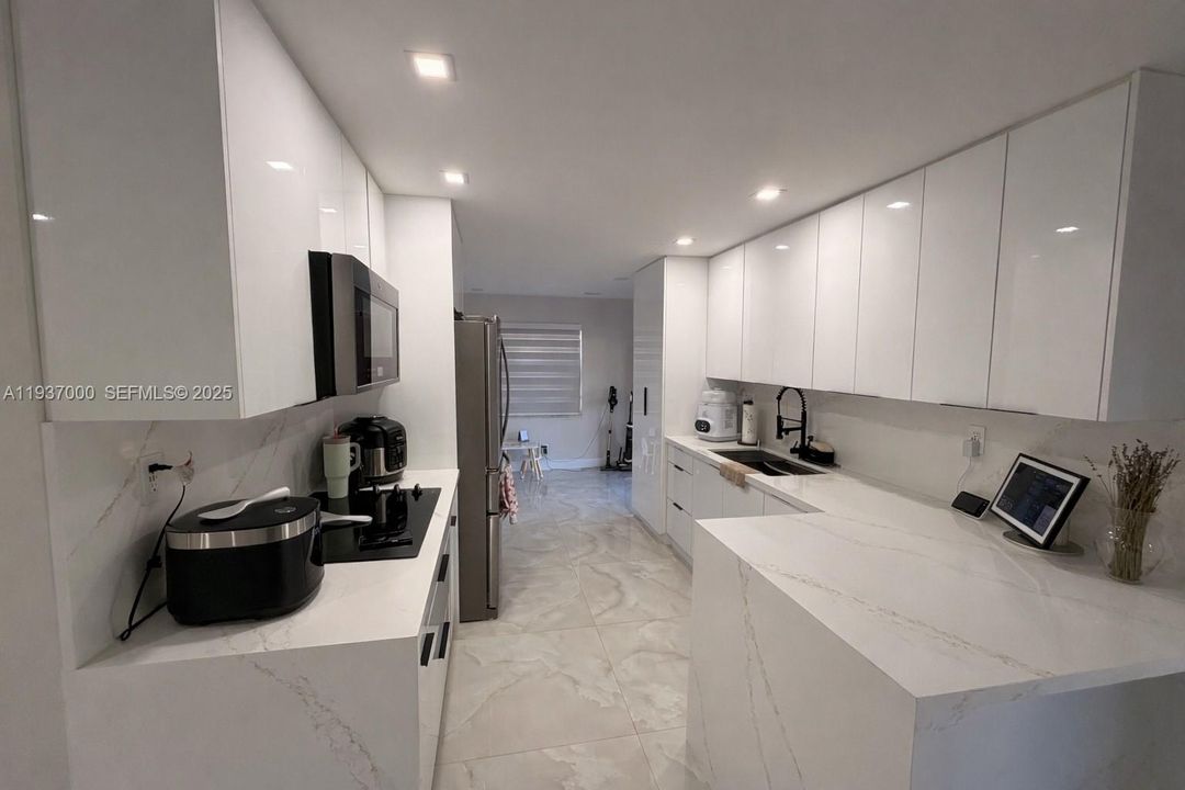 На продажу: $530,000 (2 спален, 2 ванн, 1222 Квадратных фут)