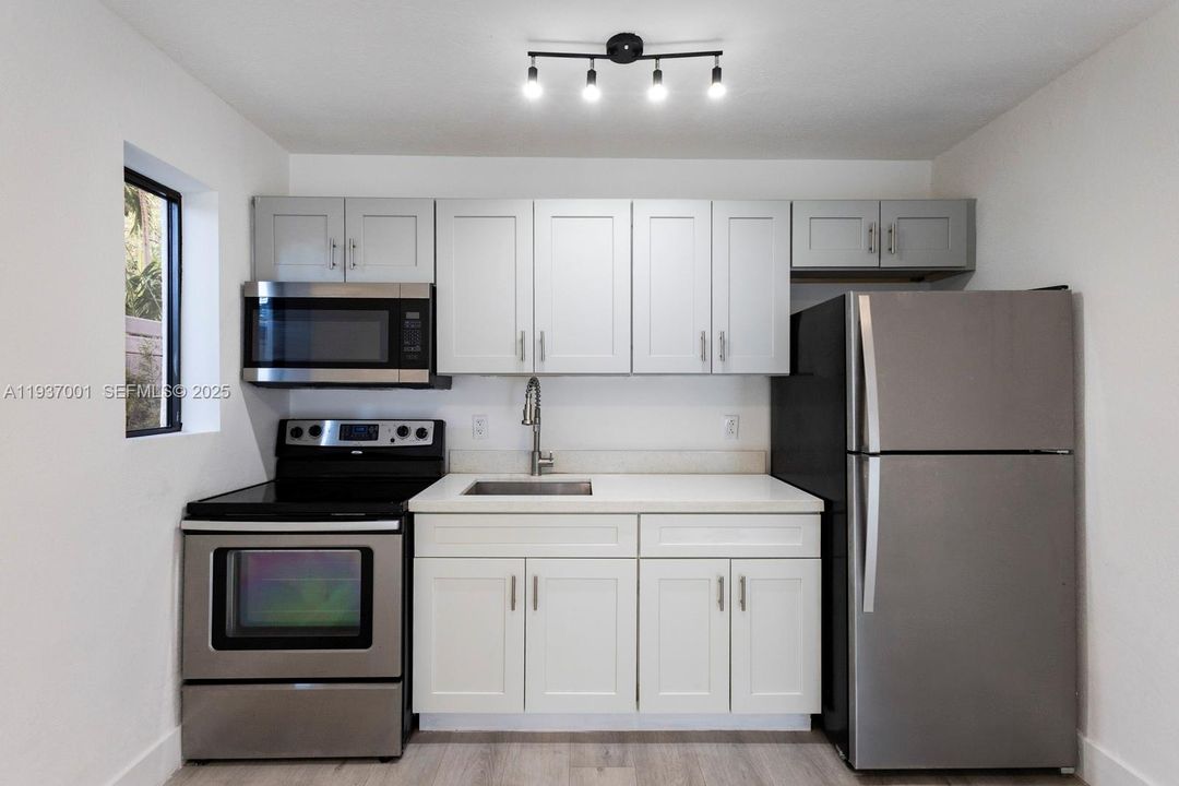 В аренду: $2,399 (2 спален, 1 ванн, 5239 Квадратных фут)