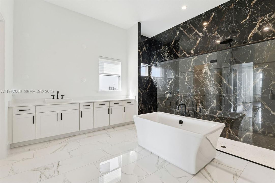 待售: $3,900,000 (5 贝兹, 6 浴室, 0 平方英尺)