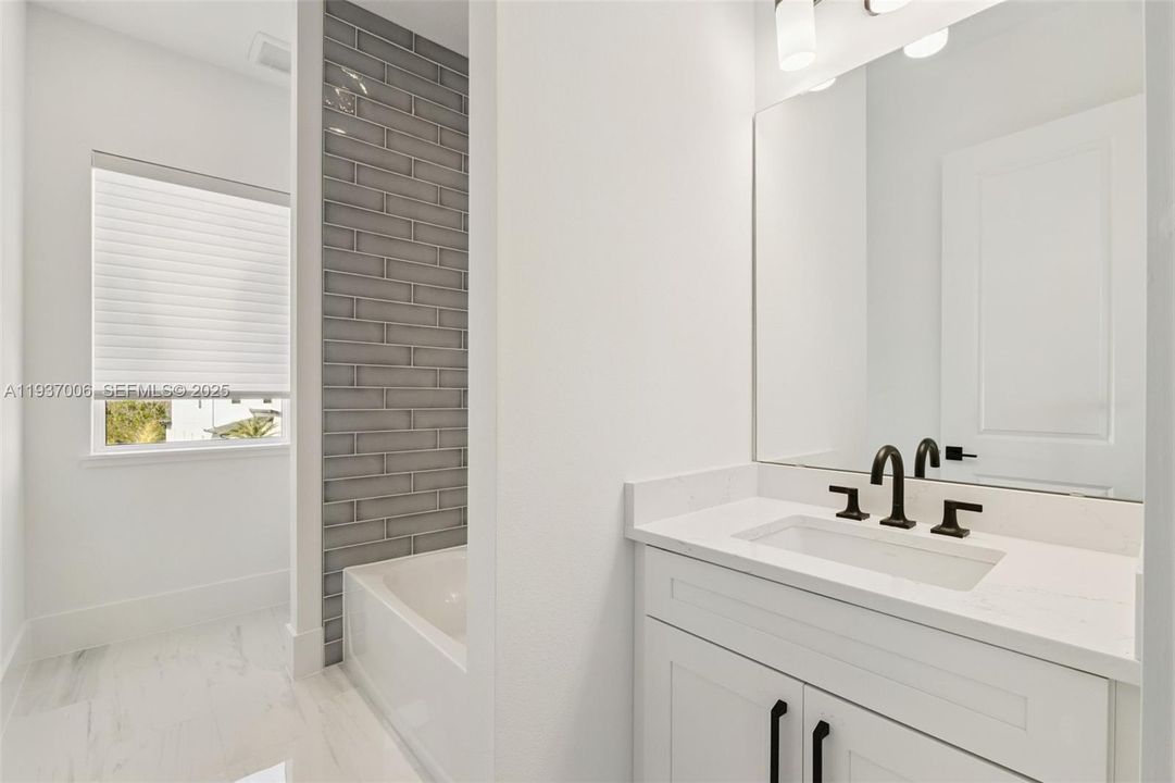 待售: $3,900,000 (5 贝兹, 6 浴室, 0 平方英尺)