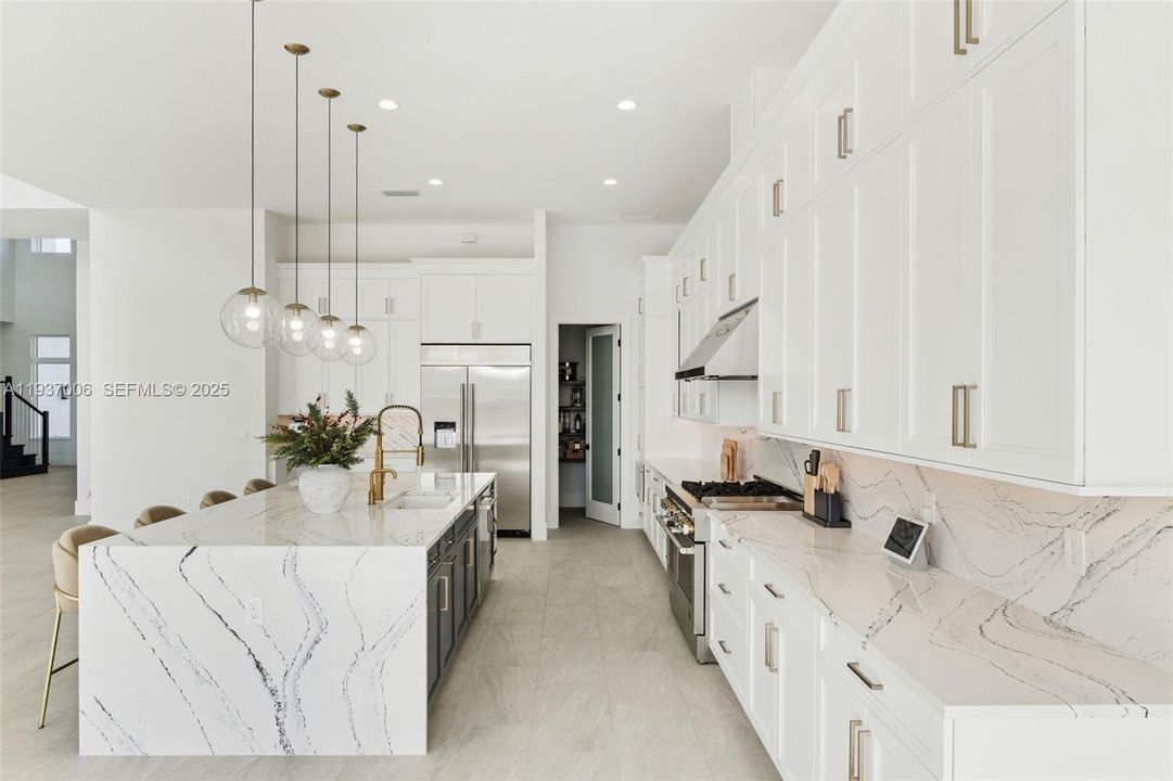 待售: $3,900,000 (5 贝兹, 6 浴室, 0 平方英尺)