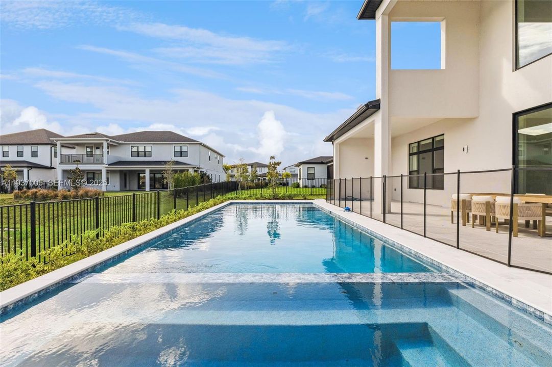 待售: $3,900,000 (5 贝兹, 6 浴室, 0 平方英尺)