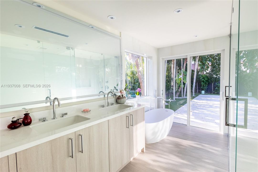 For Rent: $65,000 (4 beds, 3 baths, 3773 Square Feet)