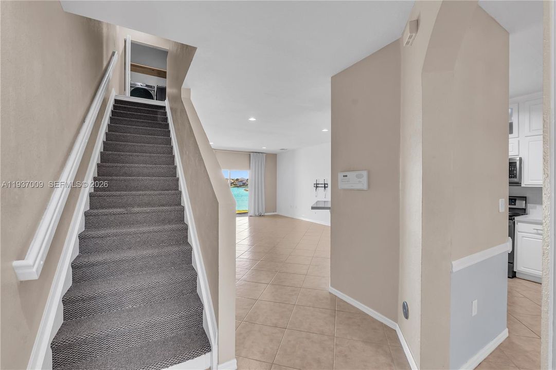 En Renta: $3,350 (3 camas, 2 baños, 1954 Pies cuadrados)