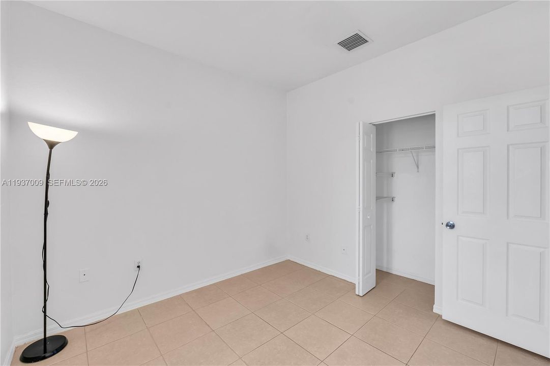 En Renta: $3,350 (3 camas, 2 baños, 1954 Pies cuadrados)