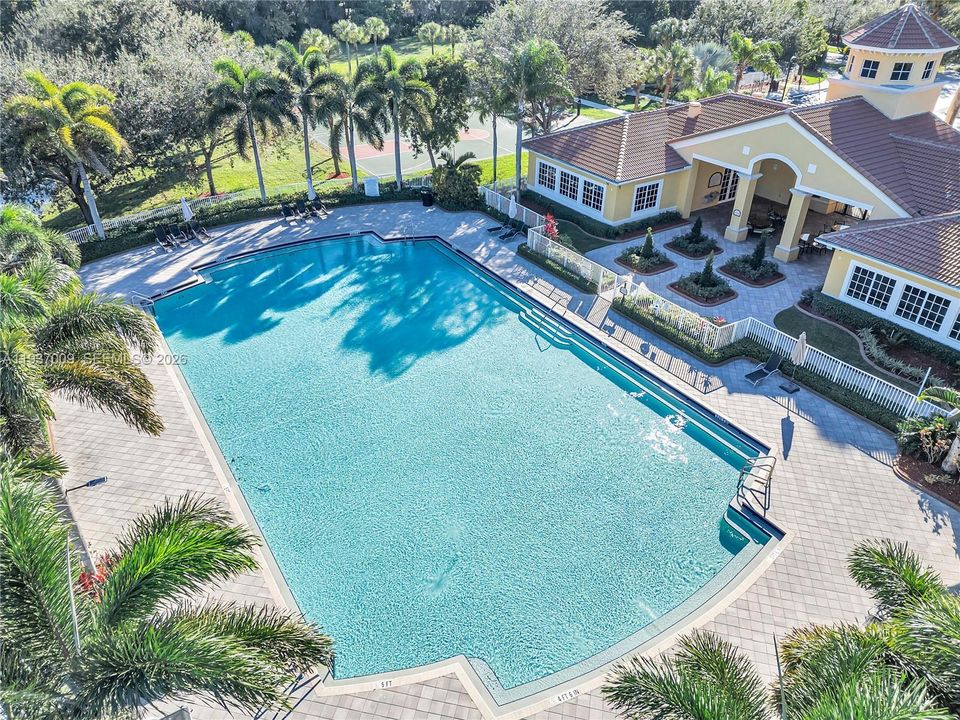 En Renta: $3,350 (3 camas, 2 baños, 1954 Pies cuadrados)