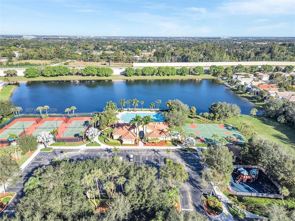 En Renta: $3,350 (3 camas, 2 baños, 1954 Pies cuadrados)