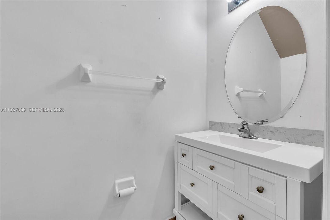 En Renta: $3,350 (3 camas, 2 baños, 1954 Pies cuadrados)