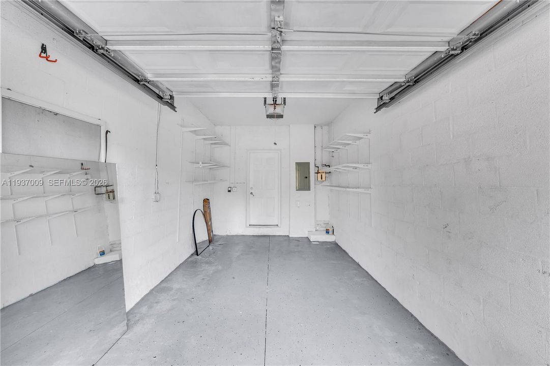 En Renta: $3,350 (3 camas, 2 baños, 1954 Pies cuadrados)