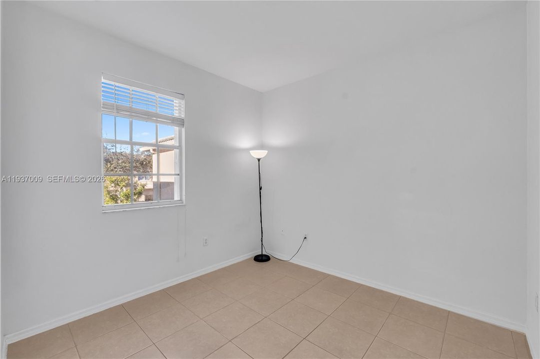 En Renta: $3,350 (3 camas, 2 baños, 1954 Pies cuadrados)