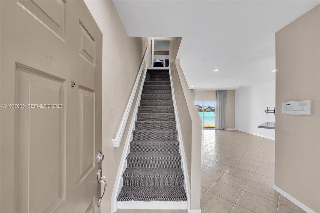 En Renta: $3,350 (3 camas, 2 baños, 1954 Pies cuadrados)