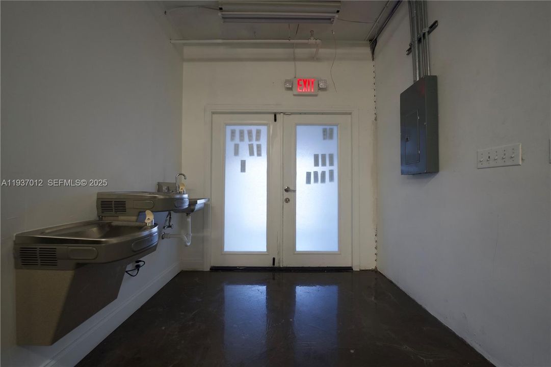 В аренду: $10,500 (0 спален, 0 ванн, 0 Квадратных фут)