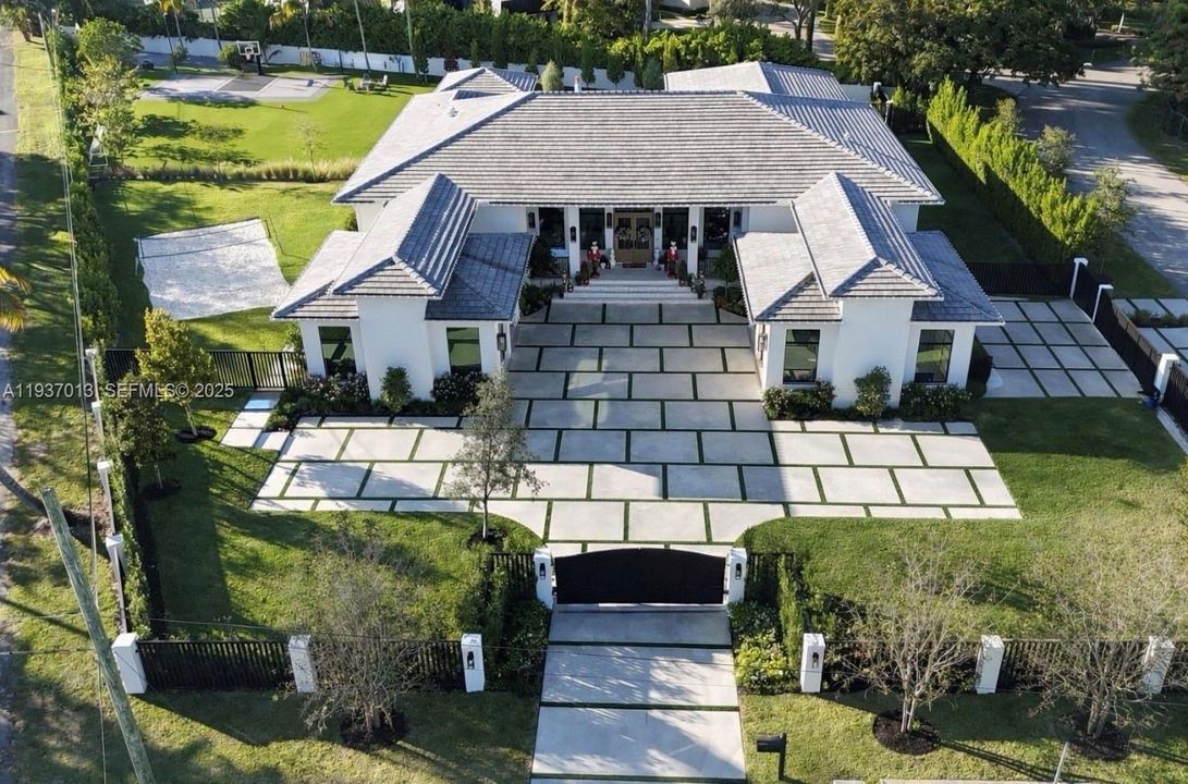 待售: $6,500,000 (6 贝兹, 6 浴室, 5000 平方英尺)