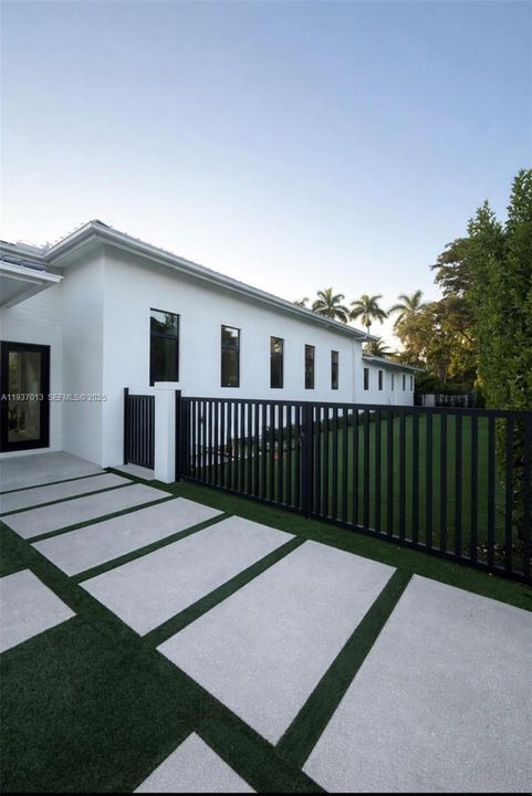 待售: $6,500,000 (6 贝兹, 6 浴室, 5000 平方英尺)