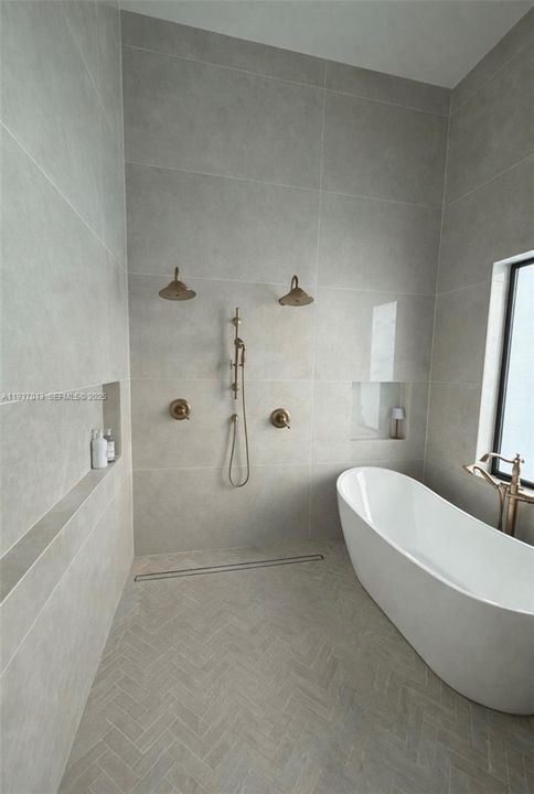 待售: $6,500,000 (6 贝兹, 6 浴室, 5000 平方英尺)