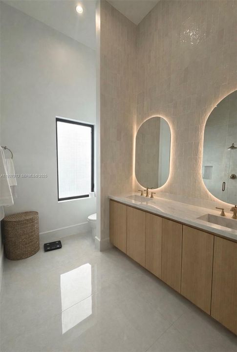 待售: $6,500,000 (6 贝兹, 6 浴室, 5000 平方英尺)