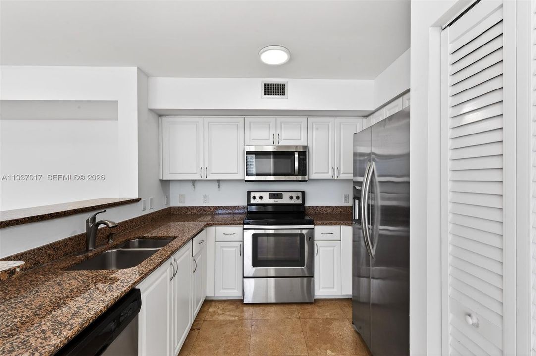 En Venta: $560,000 (2 camas, 2 baños, 1140 Pies cuadrados)