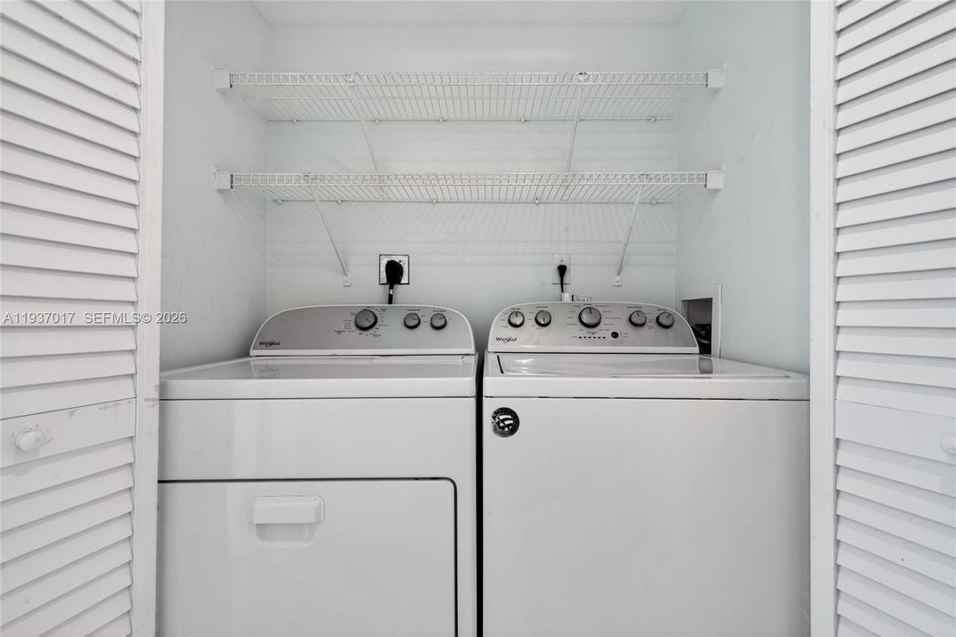 En Venta: $560,000 (2 camas, 2 baños, 1140 Pies cuadrados)