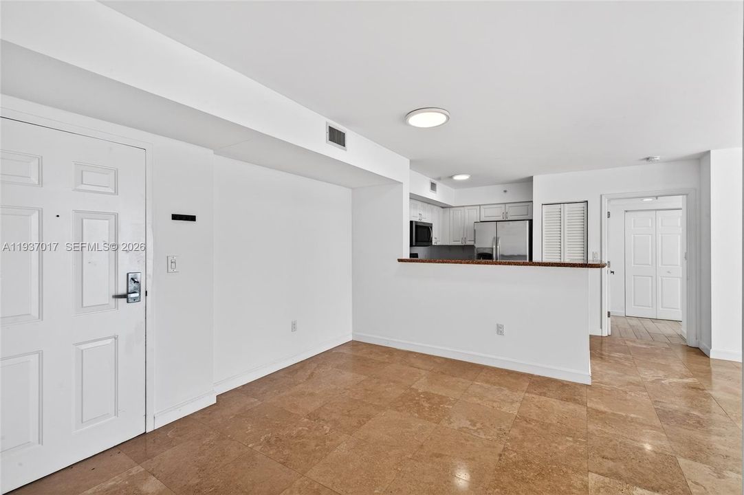 En Venta: $560,000 (2 camas, 2 baños, 1140 Pies cuadrados)