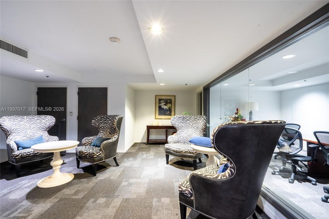 En Venta: $560,000 (2 camas, 2 baños, 1140 Pies cuadrados)