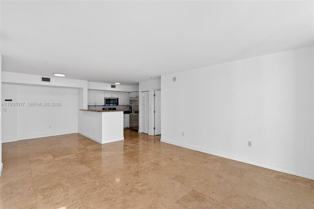 En Venta: $560,000 (2 camas, 2 baños, 1140 Pies cuadrados)