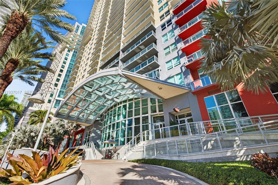 En Venta: $560,000 (2 camas, 2 baños, 1140 Pies cuadrados)