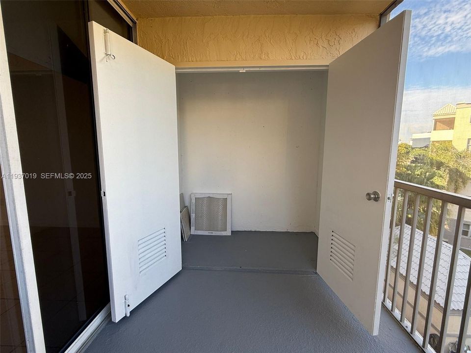 出租: $1,950 (1 贝兹, 1 浴室, 810 平方英尺)