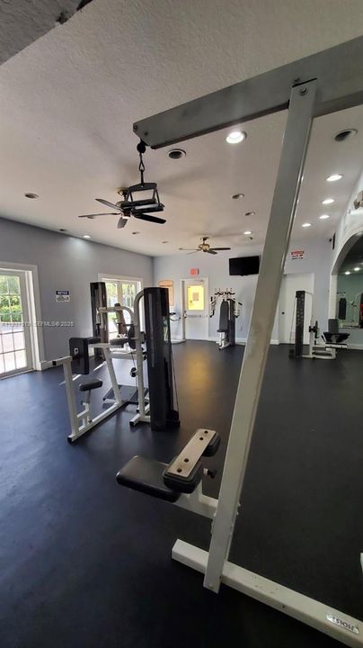 出租: $1,950 (1 贝兹, 1 浴室, 810 平方英尺)