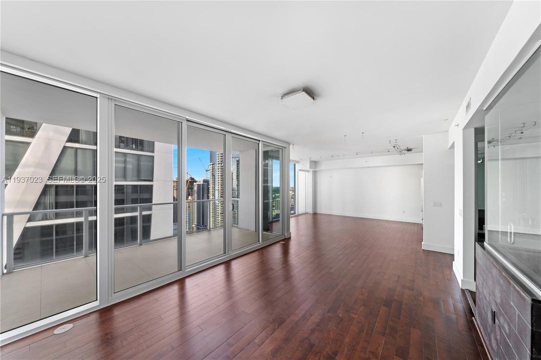 На продажу: $599,900 (1 спален, 1 ванн, 808 Квадратных фут)