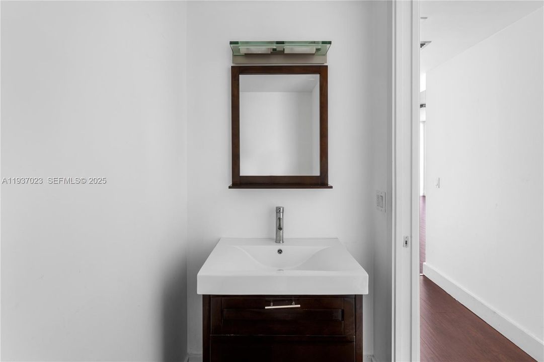 На продажу: $599,900 (1 спален, 1 ванн, 808 Квадратных фут)