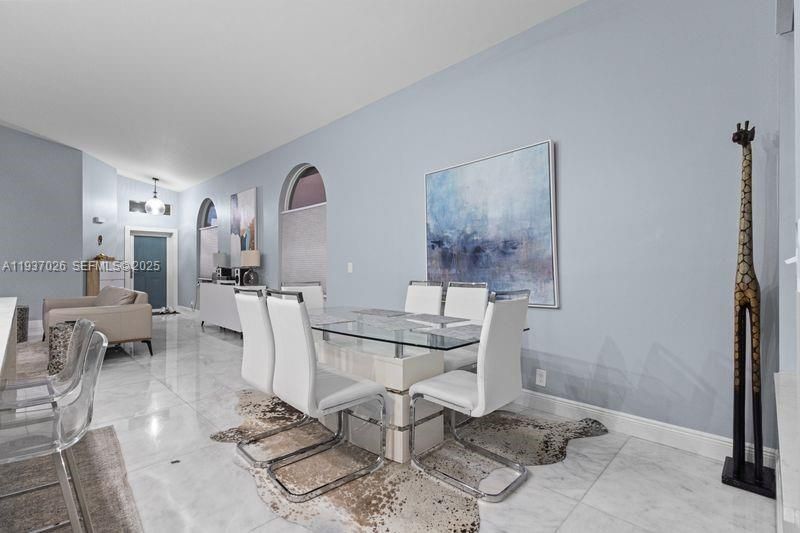 For Sale: $750,000 (3 beds, 2 baths, 1824 Square Feet)