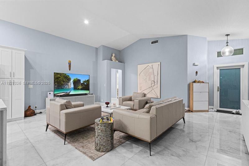 For Sale: $750,000 (3 beds, 2 baths, 1824 Square Feet)