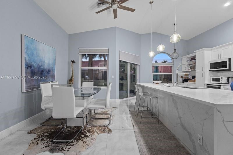 В аренду: $5,200 (3 спален, 2 ванн, 1824 Квадратных фут)