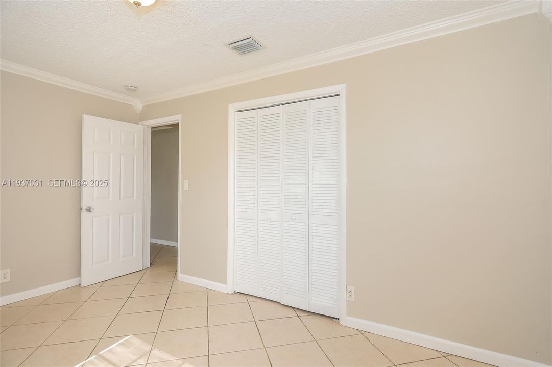 В аренду: $2,350 (2 спален, 1 ванн, 1010 Квадратных фут)