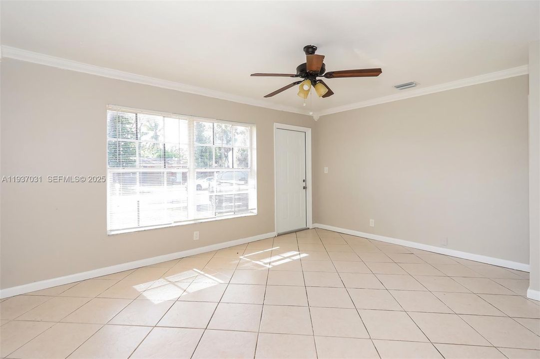 В аренду: $2,350 (2 спален, 1 ванн, 1010 Квадратных фут)