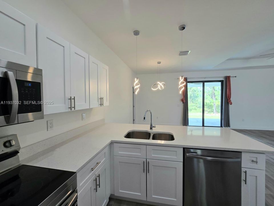 待售: $312,000 (3 贝兹, 2 浴室, 0 平方英尺)