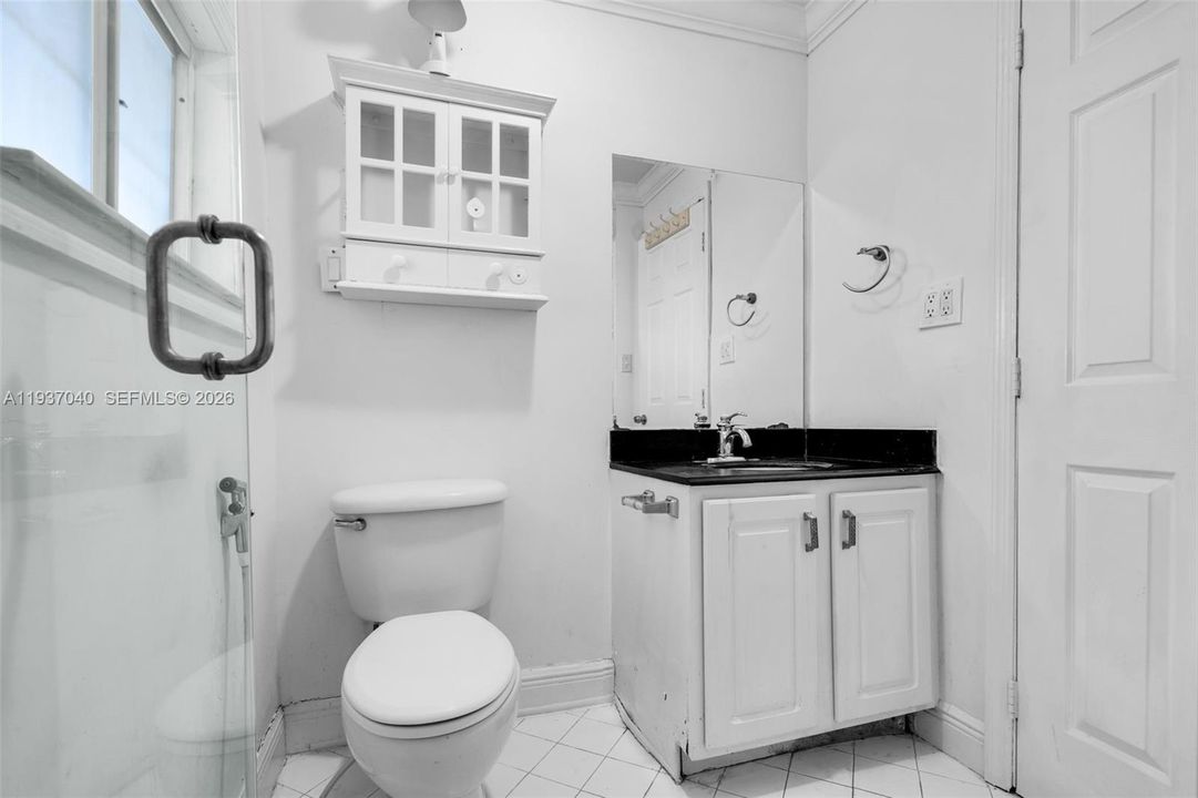 En Venta: $685,000 (4 camas, 3 baños, 1553 Pies cuadrados)