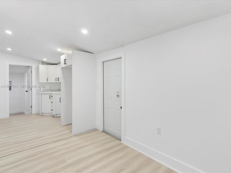 В аренду: $2,950 (3 спален, 2 ванн, 997 Квадратных фут)