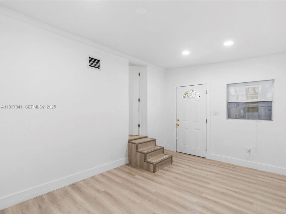 В аренду: $2,950 (3 спален, 2 ванн, 997 Квадратных фут)