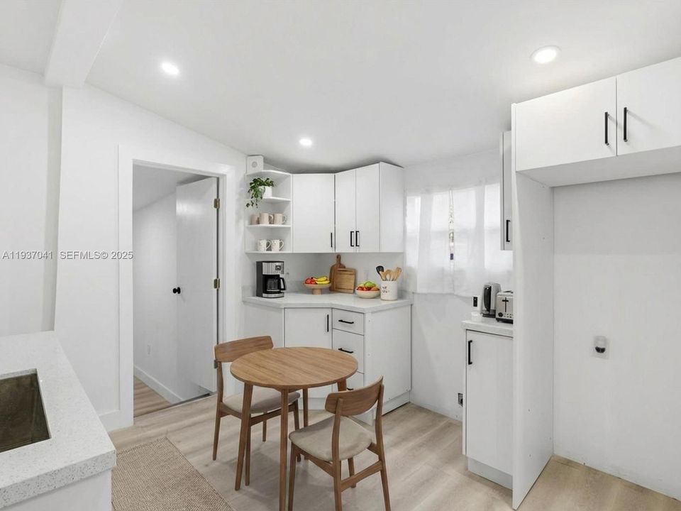 В аренду: $2,950 (3 спален, 2 ванн, 997 Квадратных фут)