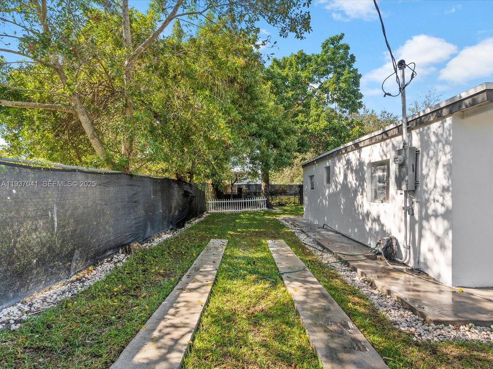 В аренду: $2,950 (3 спален, 2 ванн, 997 Квадратных фут)