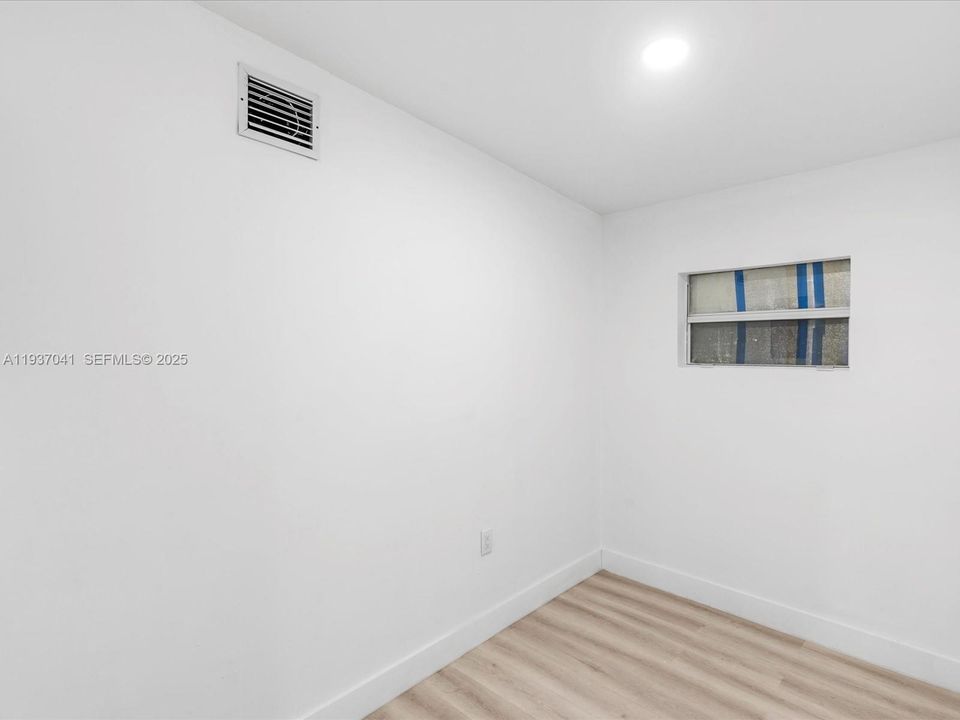 В аренду: $2,950 (3 спален, 2 ванн, 997 Квадратных фут)