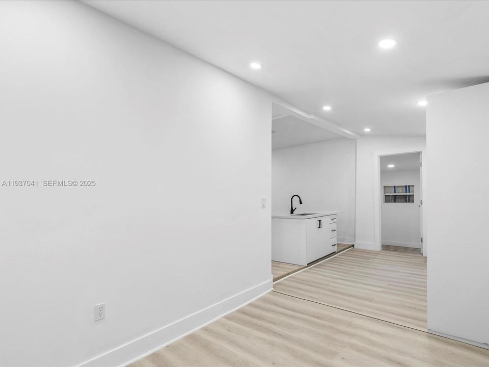 В аренду: $2,950 (3 спален, 2 ванн, 997 Квадратных фут)