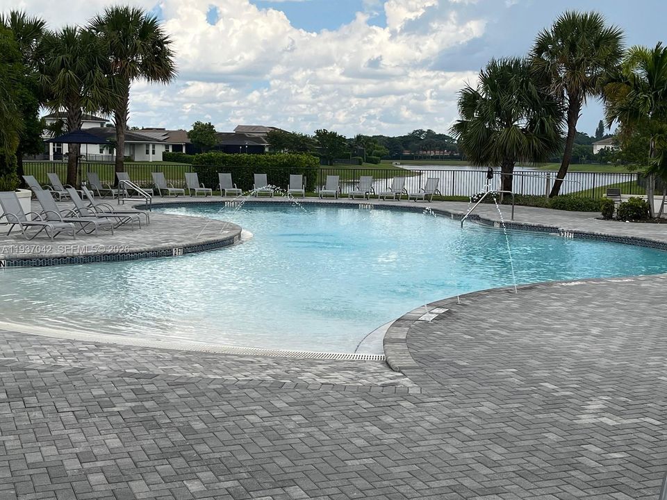 В аренду: $4,000 (3 спален, 2 ванн, 1830 Квадратных фут)