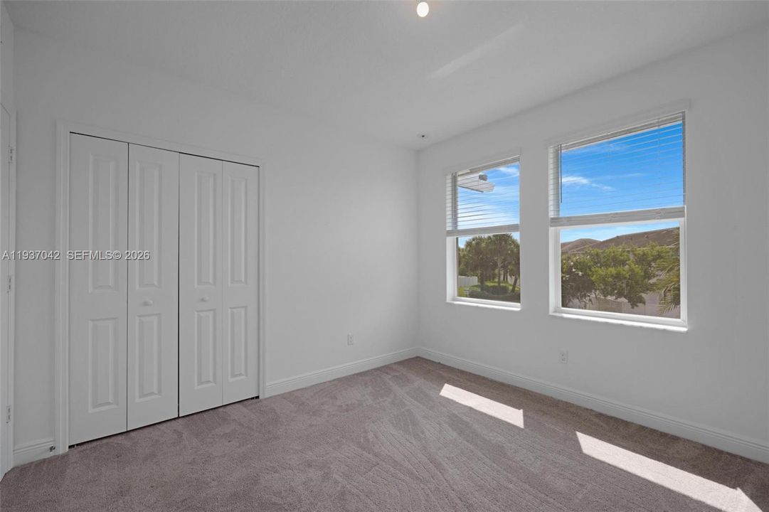 В аренду: $4,000 (3 спален, 2 ванн, 1830 Квадратных фут)