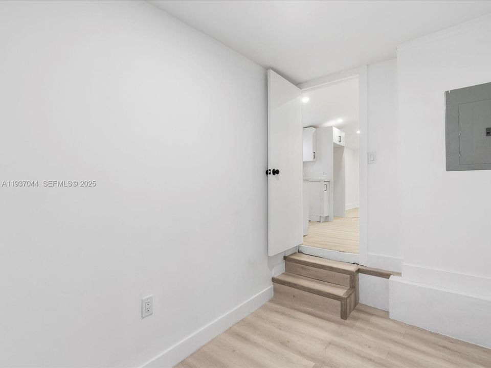 В аренду: $1,200 (0 спален, 1 ванн, 997 Квадратных фут)