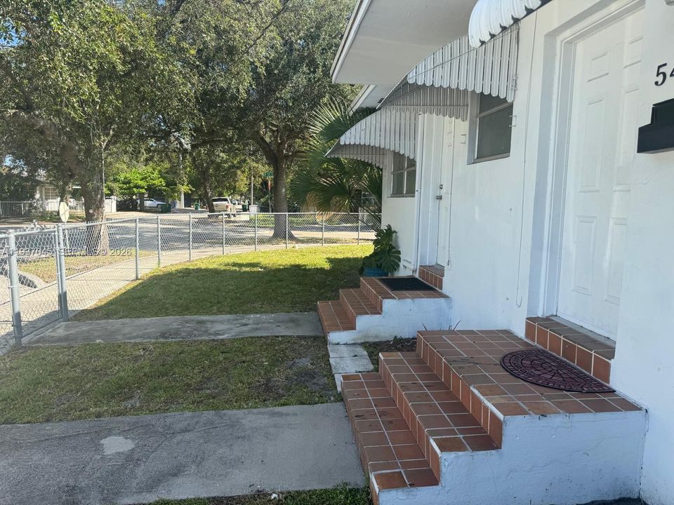 En Renta: $1,550 (1 camas, 1 baños, 1868 Pies cuadrados)