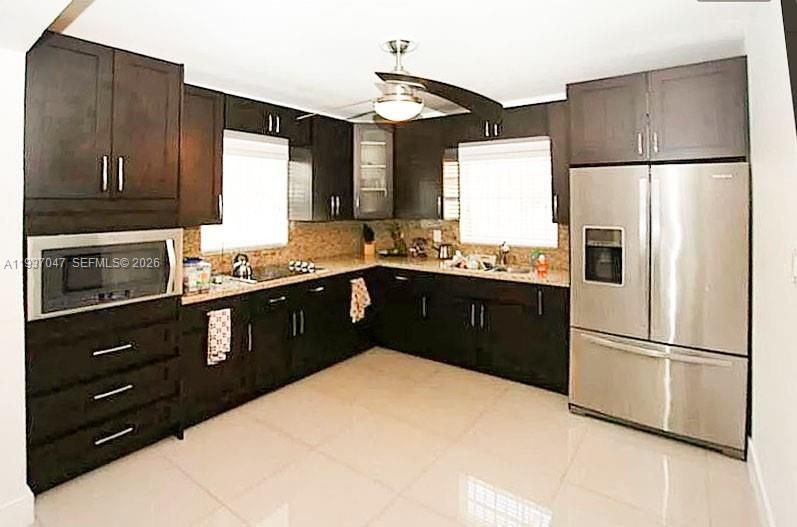 На продажу: $797,000 (4 спален, 3 ванн, 1662 Квадратных фут)